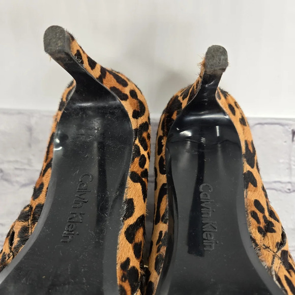 Calvin Klein Jeanna Statement 🐆 Leapord Hair Ankle Bootie Heels Size 6 - Picture 13 of 16